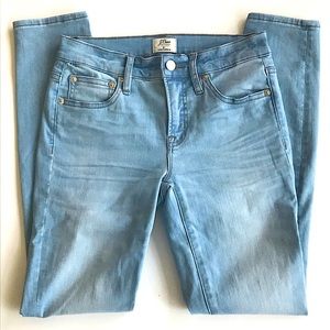 J.Crew 8” Mid-Rise TOOTHPICK Light Wash Skinny Jeans Style H6443 ~ size 26